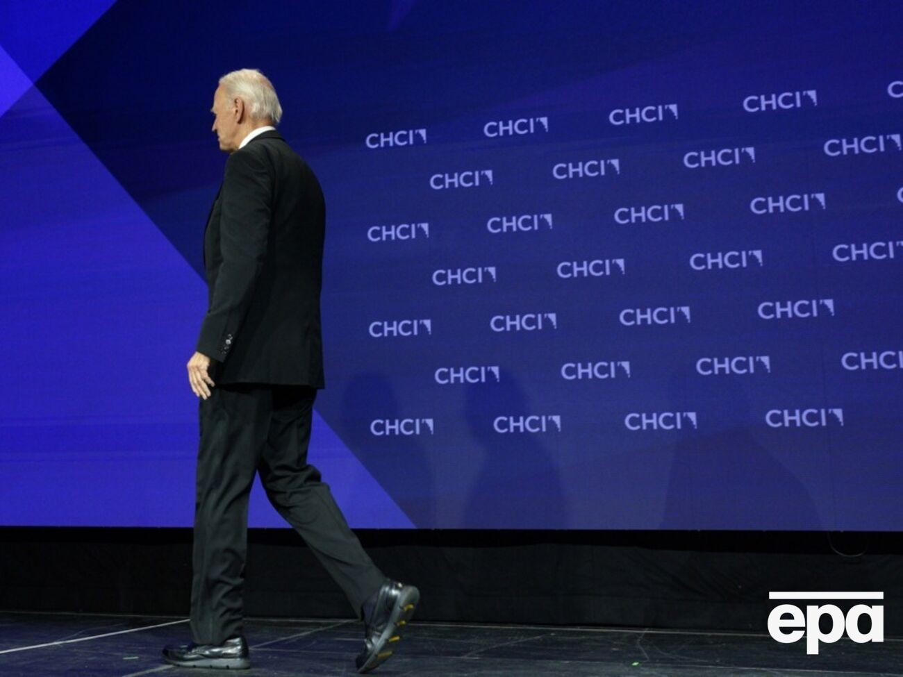 Собеседник WSJ в арабской стране сказал, что сейчас на Ближнем Востоке ждут результатов президентских выборов в США, в которых Байден не участвует