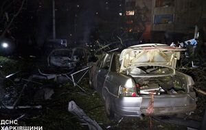 Одна из бомб упала возле 16-этажки, дом вторично пострадал от обстрелов РФ