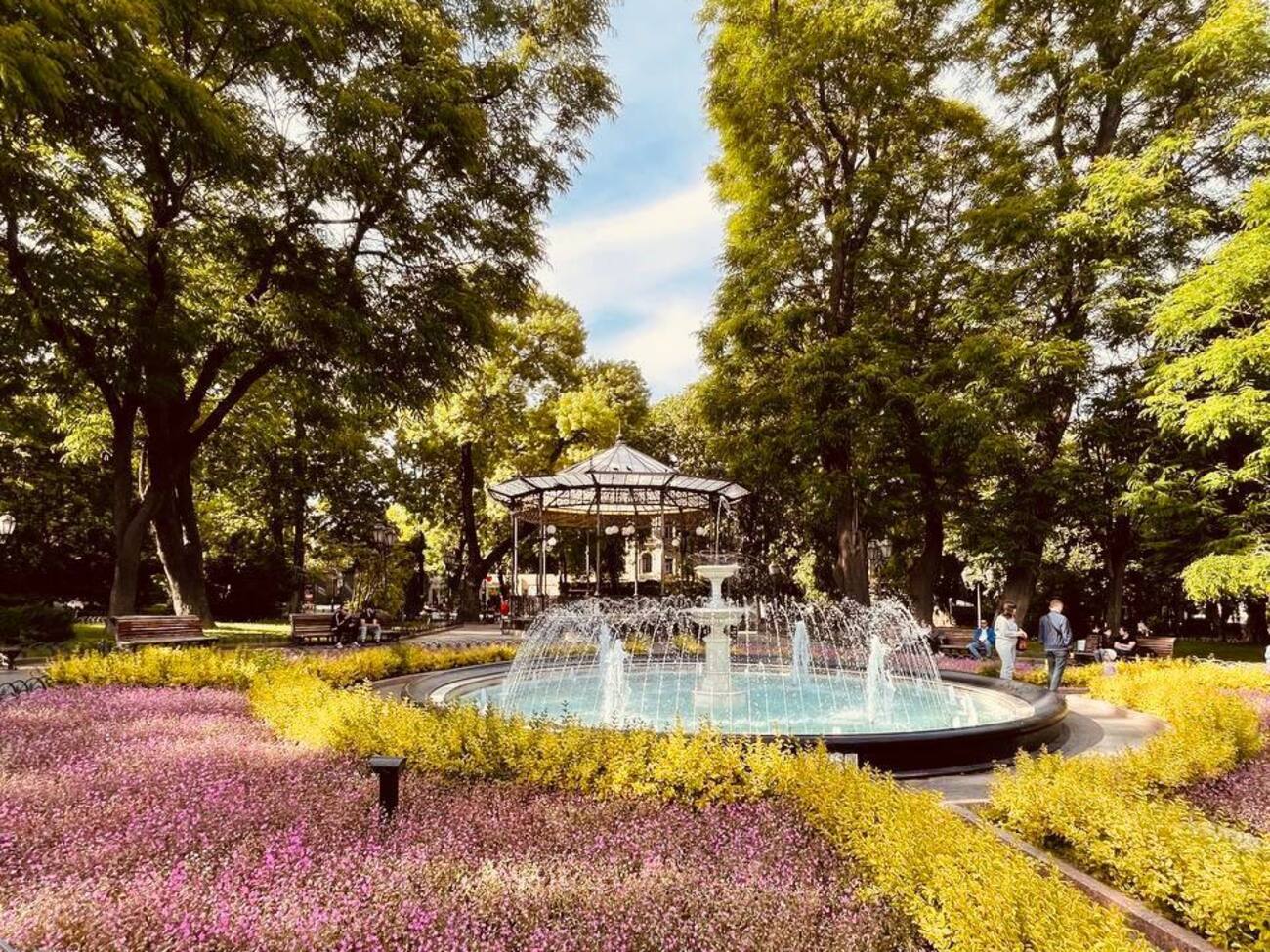 Сегодня в Украине прогнозируют сухую и теплую погоду