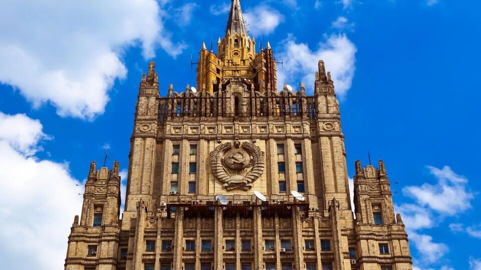 РФ у самітах миру не братиме участі, але готова до "політико-дипломатичного врегулювання" війни, зазначили в російському МЗС