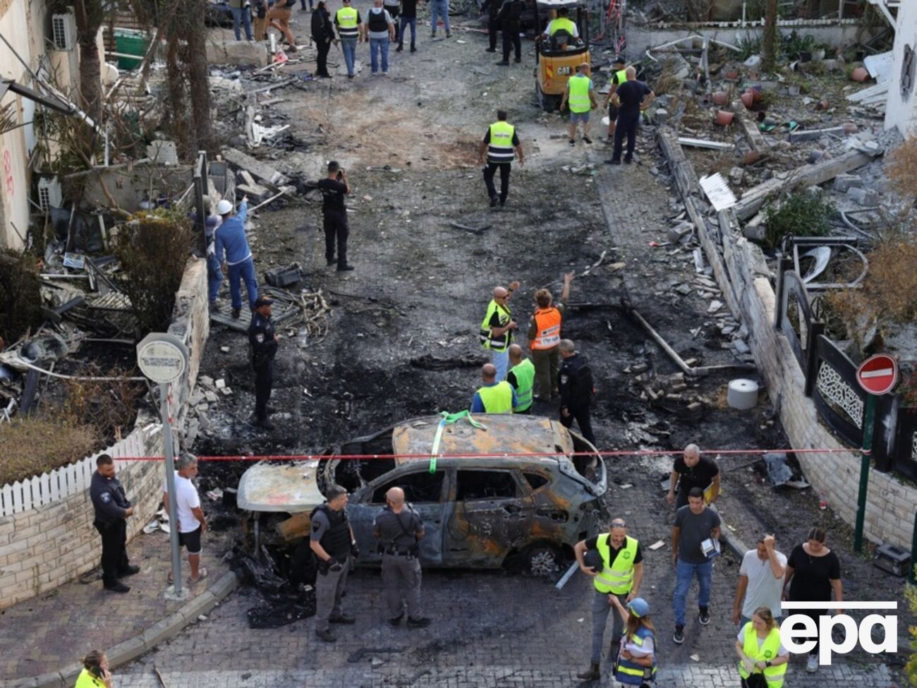 Обломки ракет упали в пригороде Хайфы, пострадали три человека