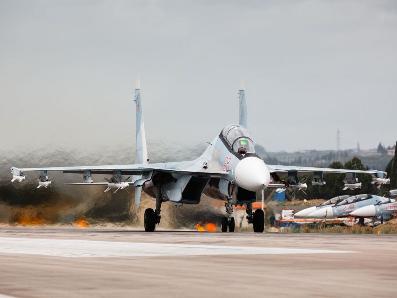 По данным Минобороны, РФ использует на войне до 300 самолетов