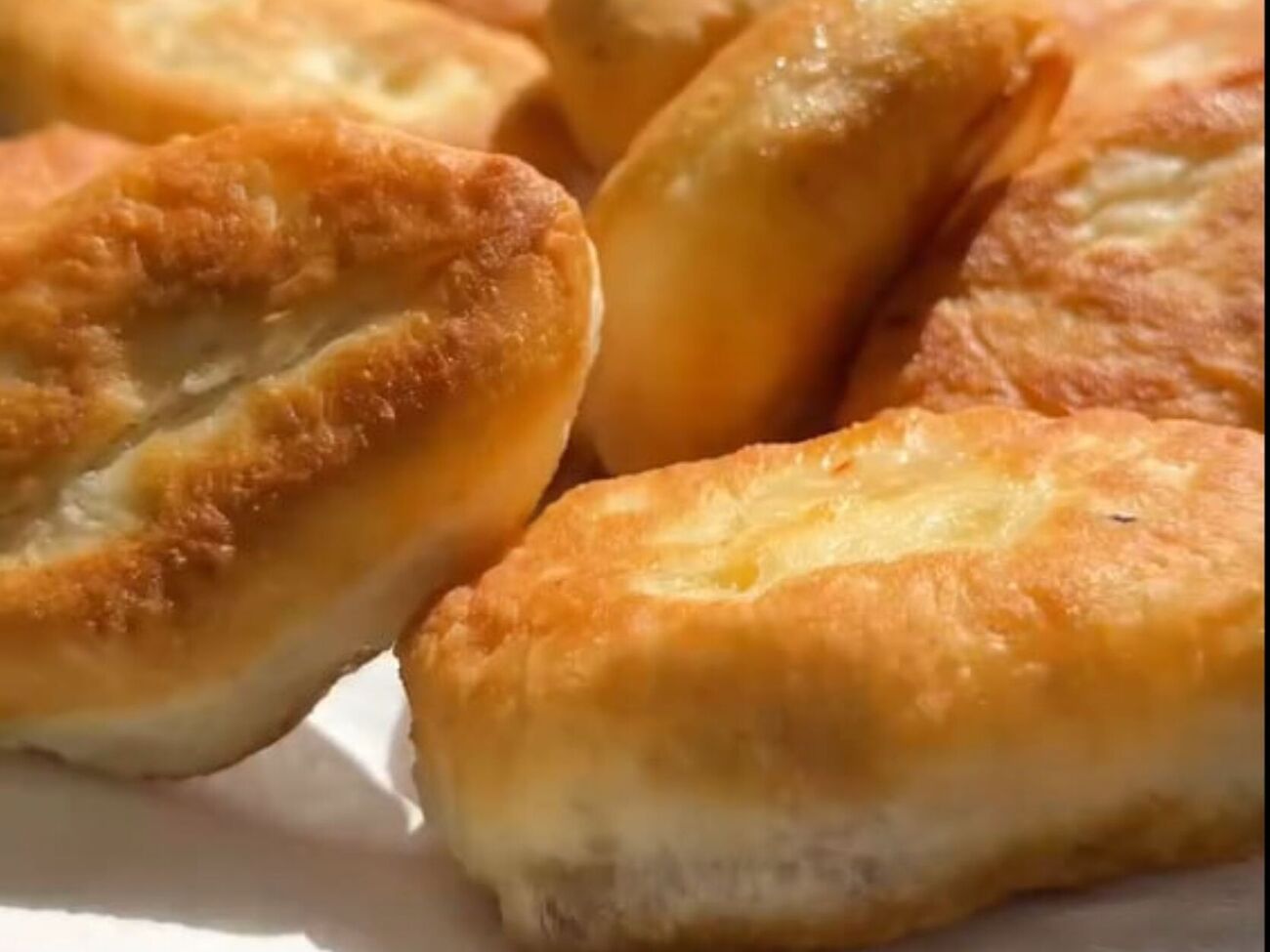 Тесто на пирожки нужно оставить на 40 минут, чтобы оно поднялось