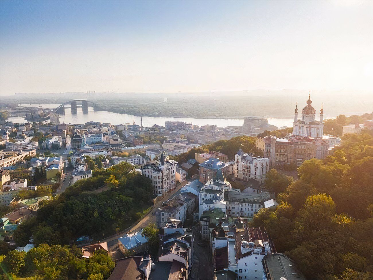 В КГГА жителям столицы рекомендовали закрыть окна и ограничить пребывание на улице