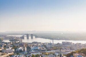 В КГГА жителям столицы рекомендовали закрыть окна и ограничить пребывание на улице