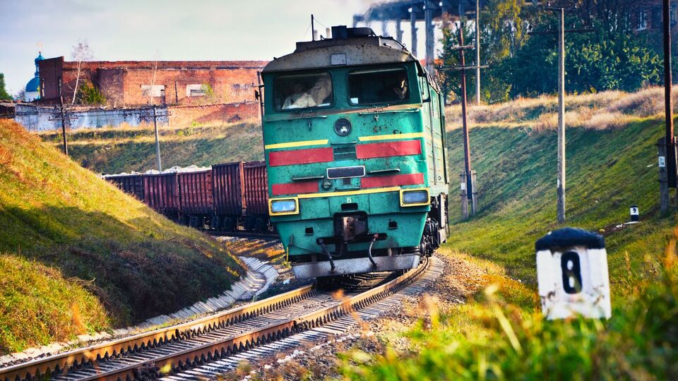 Замість підвищення тарифів і збільшення навантаження на бізнес експерти радять "Укрзалізниці" розв'язати накопичені проблеми, пише профільне видання