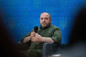Украина первой в мире ввела технологию "роя дронов", отметил Умеров