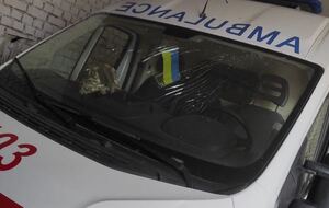 Из-за сброса взрывчатки с БПЛА "скорая", которая направлялась на экстренный вызов, получила повреждения, рассказали в Херсонской ОВА