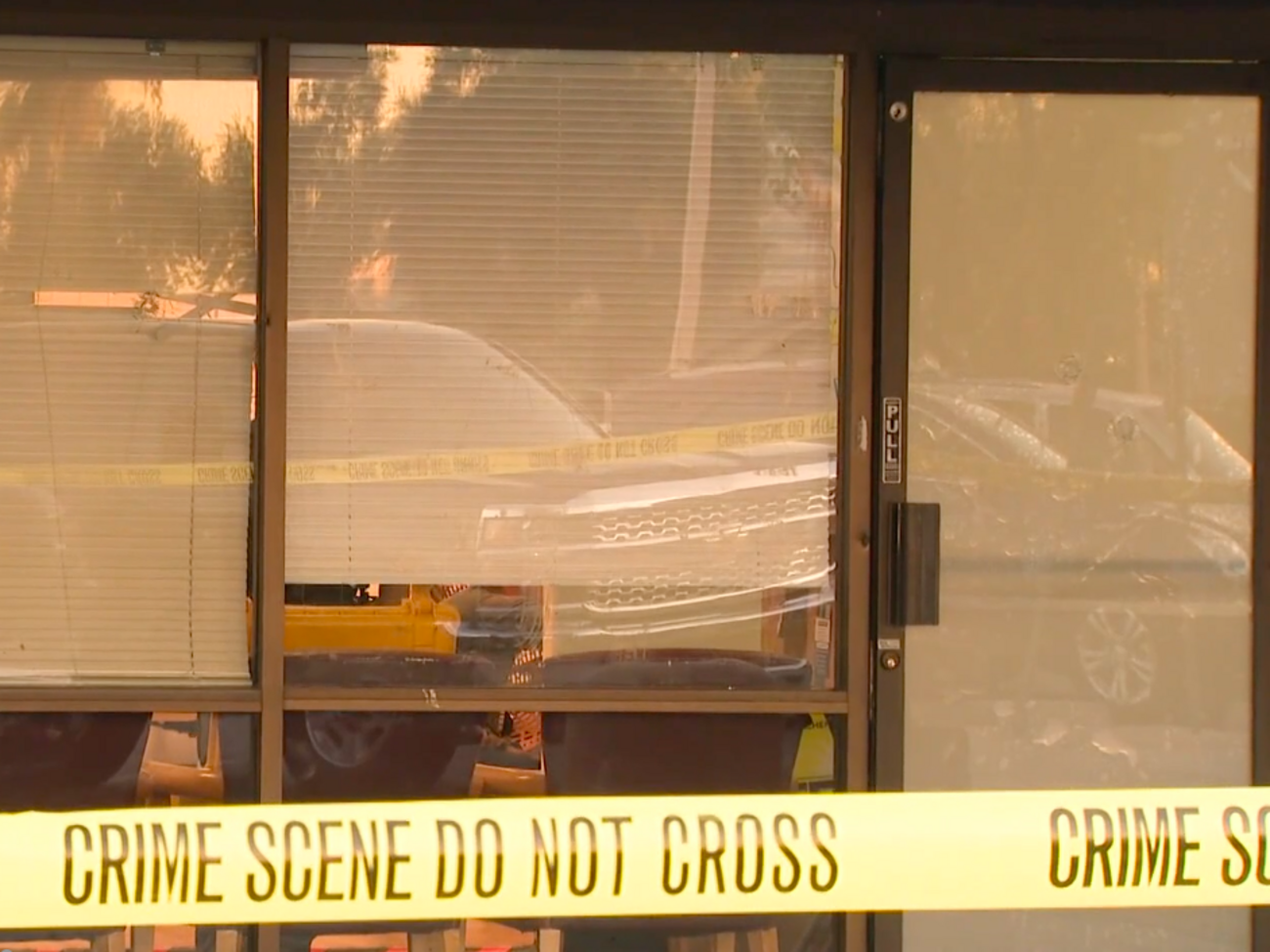 Выстрелы в здании раздались ночью