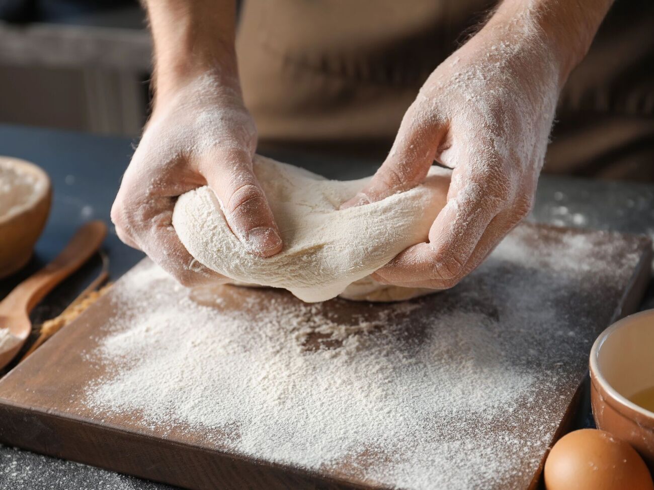 Готовое тесто нужно оставить на 30 минут, положив его в пакет