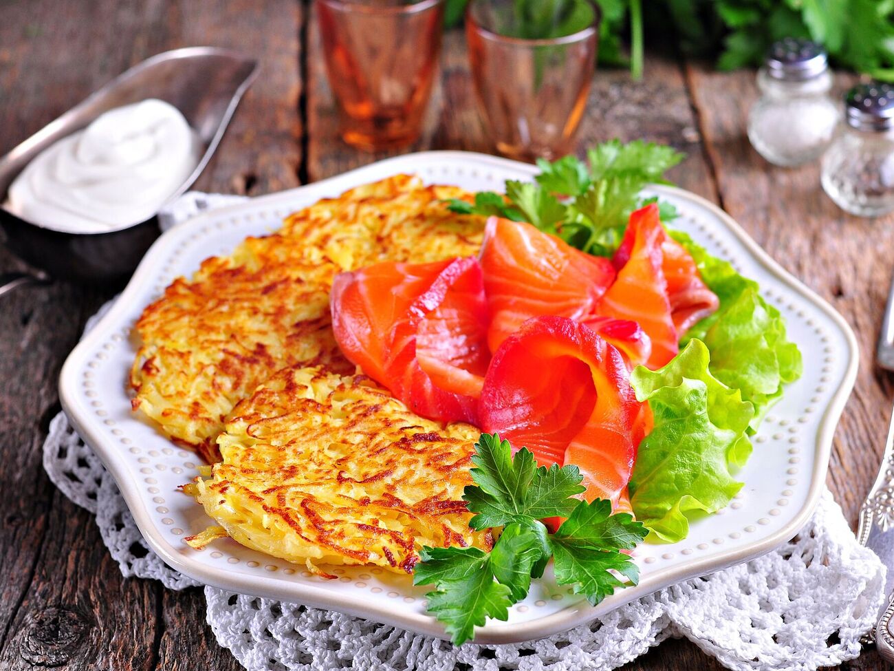 Лосось потрібно викладати перед подаванням