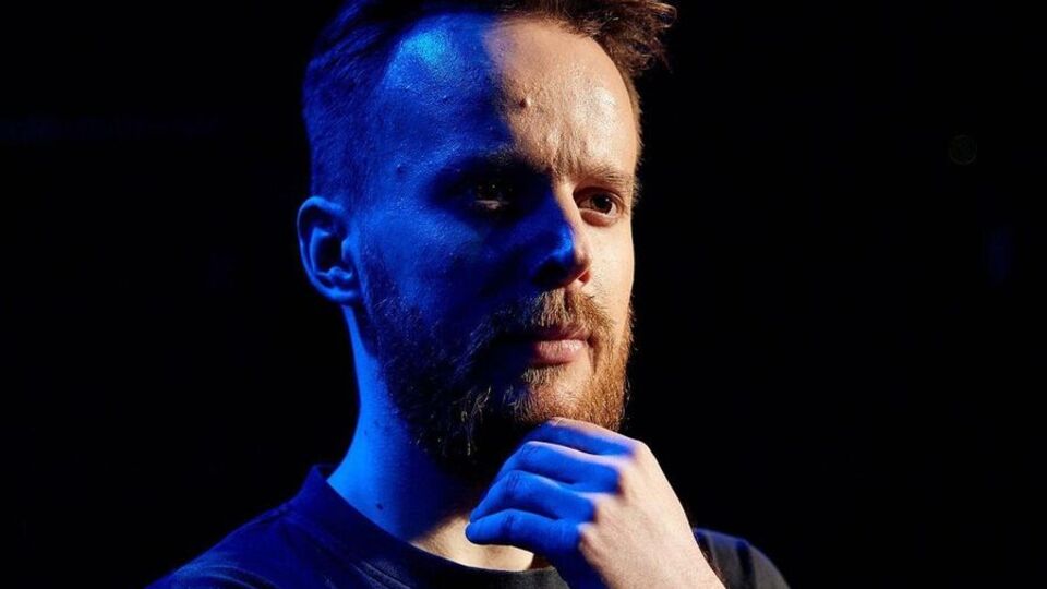 Стенюк утверждает, что удалит скандальную запись