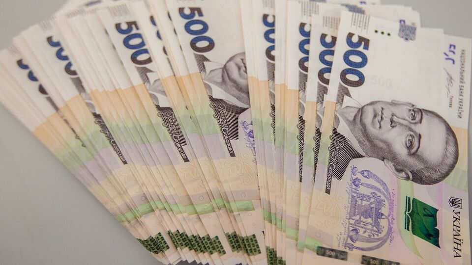 Сам Мінфін платив своїм працівникам по 62 тис. грн на місяць