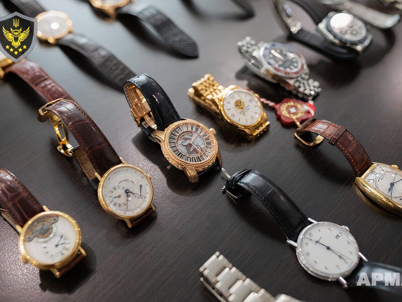 Всего в коллекции Медведчука есть 20 часов, которые оценили в 10,6 млн грн