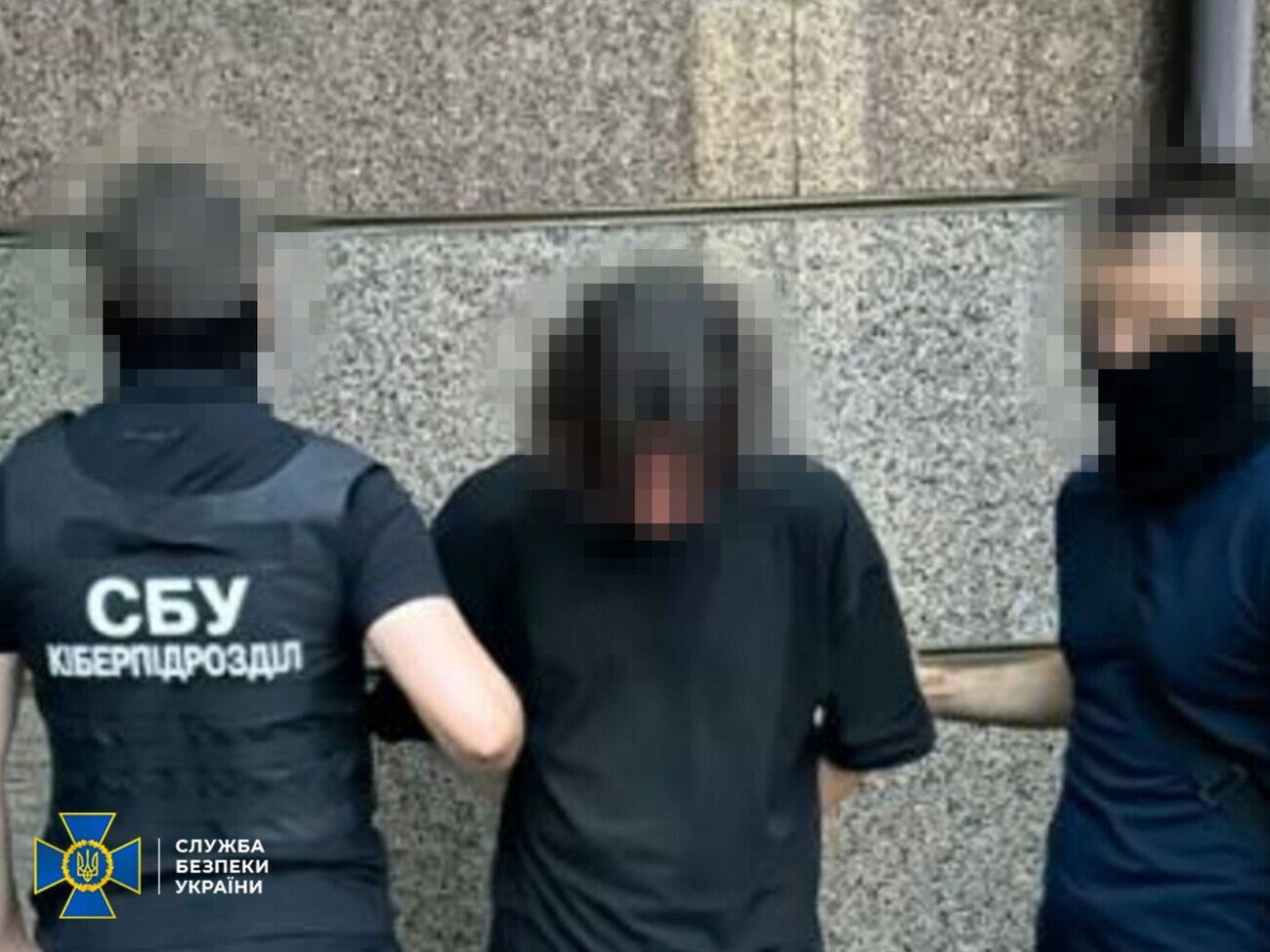 По информации СБУ, трое мужчин шпионили за военными в Киеве, Харькове и Чернигове