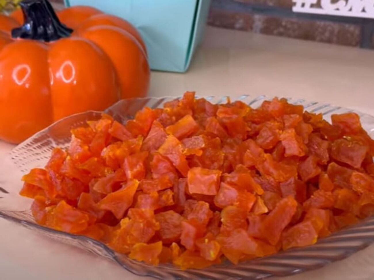 Зберігати цукати потрібно в герметичній банці в темному місці