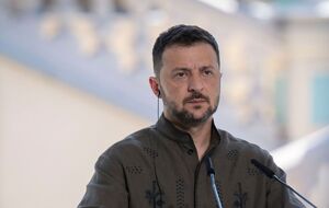 До весны 2019 года Зеленский руководил студией "Квартал 95", а затем был избран президентом Украины