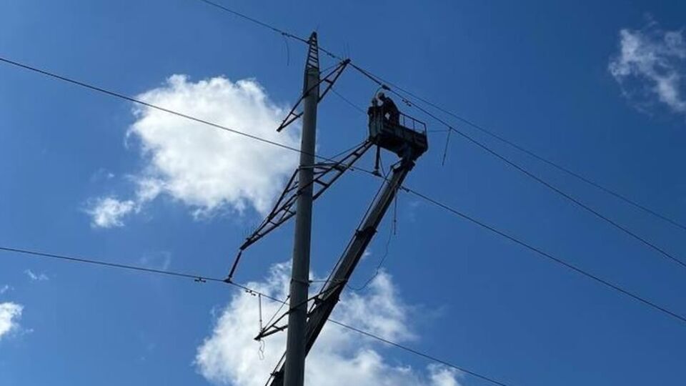 У Донецькій області електромережі щоденно зазнають пошкоджень через бойові дії