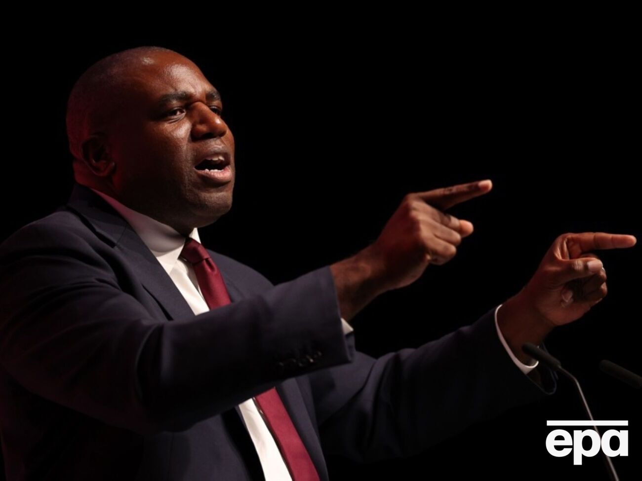 По словам Лэмми, переход из осени в зиму является тем периодом, когда Запад должен продемонстрировать свою "смелость и абсолютную преданность"