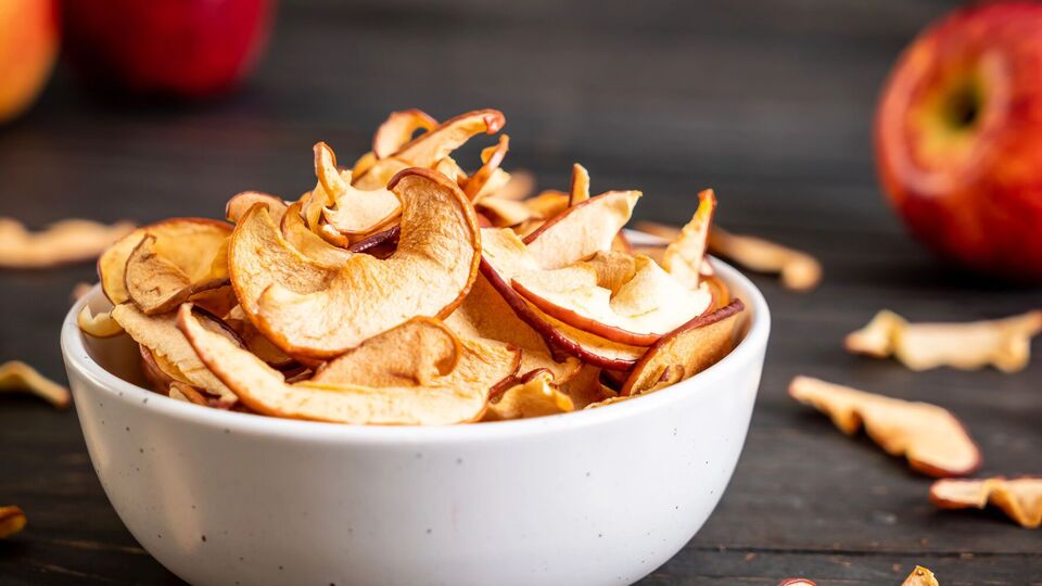 По словам блогера, в мешочках, пропитанных солью, моль не заведется