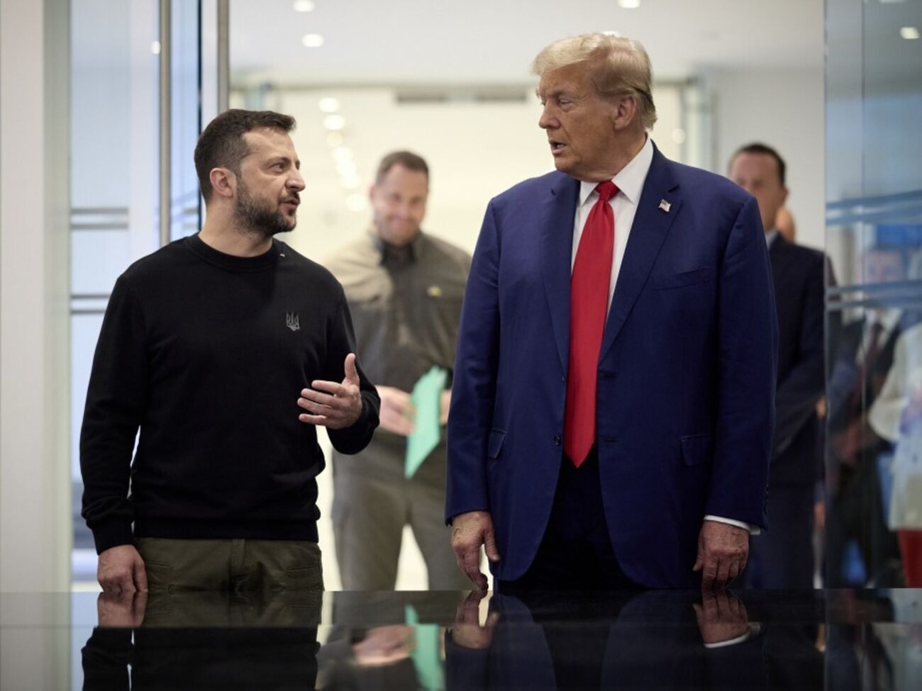 США могут быть лидером на любых переговорах, сказал после встречи с Трампом Зеленский