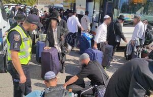 Хасиди їдуть в Умань на своє релігійне свято