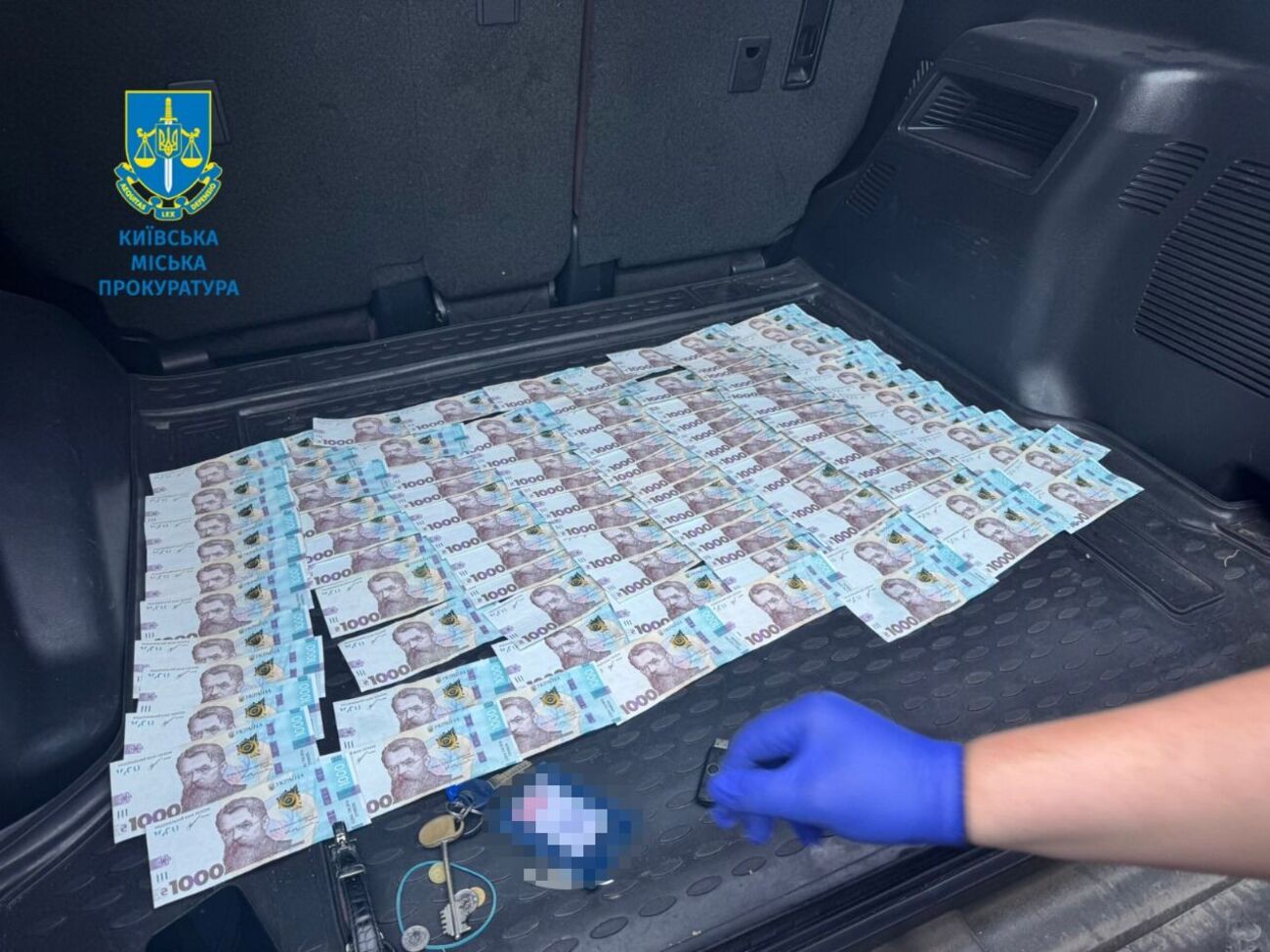 Чиновника "Энергоатома" разоблачили на получении взятки в 100 тыс. грн, рассказали в прокуратуре