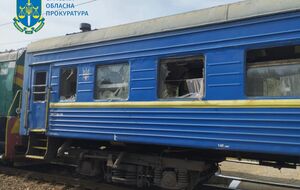 Из-за российского обстрела получили ранения машинист, работник станции и пассажирка поезда №6605, рассказали в прокуратуре