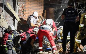 Под вражеский обстрел попала семья