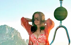 Хайек: Поздравляю меня с 58-летием!