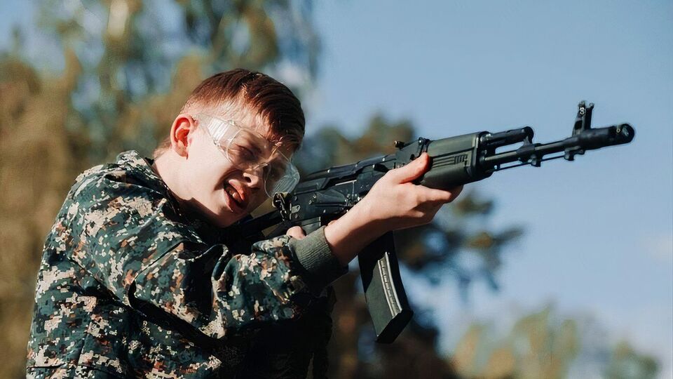 Россия вводит и финансирует новый модуль военной подготовки в школах