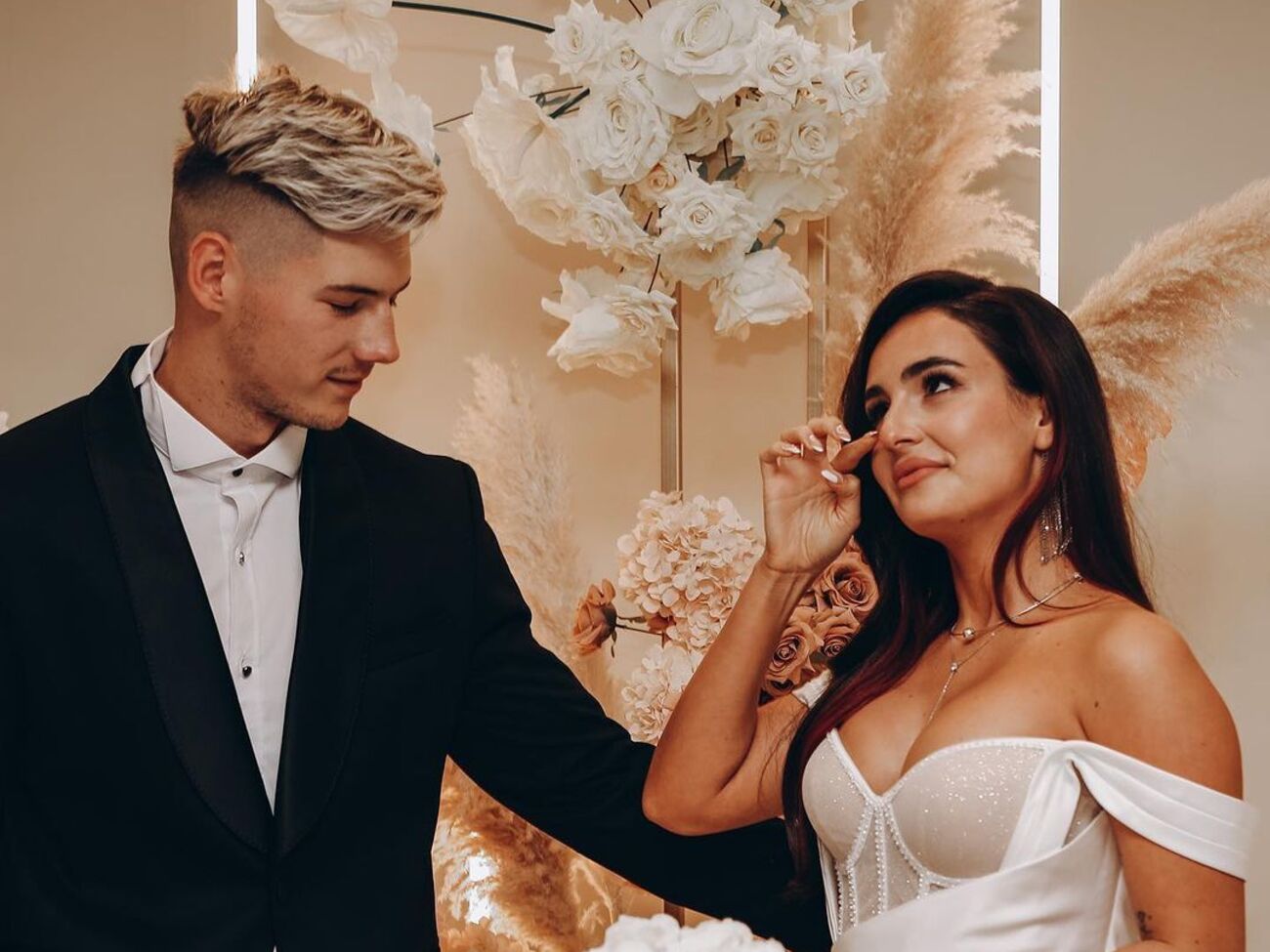 Трінчер у розлученні з Волошиним