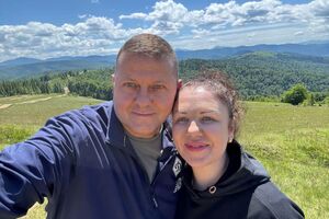 За словами Залужної, вони із чоловіком разом "довго відновлювалися після Дебальцевого"