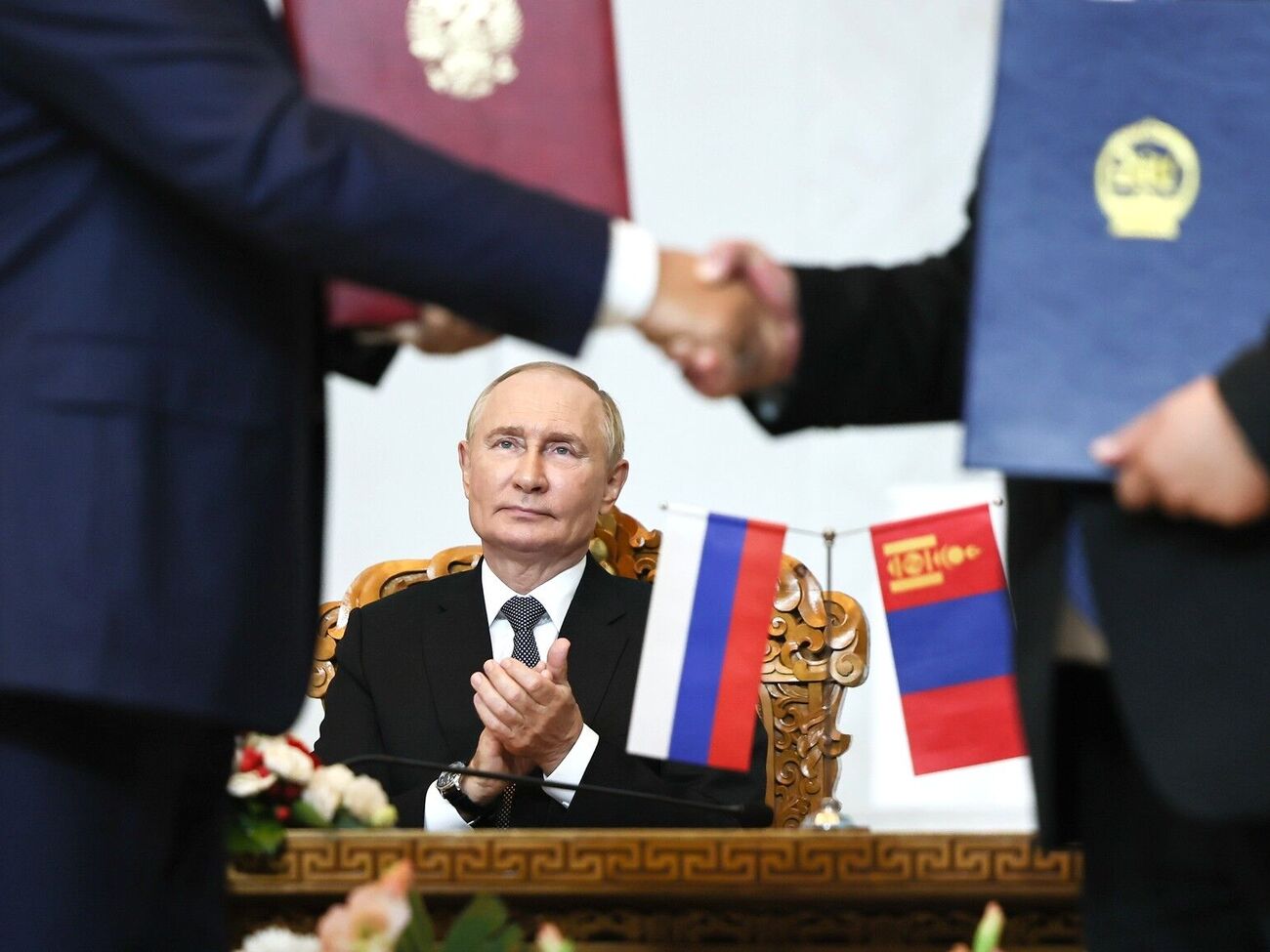 Власти Монголии не задержали Путина, несмотря на ордер МУС