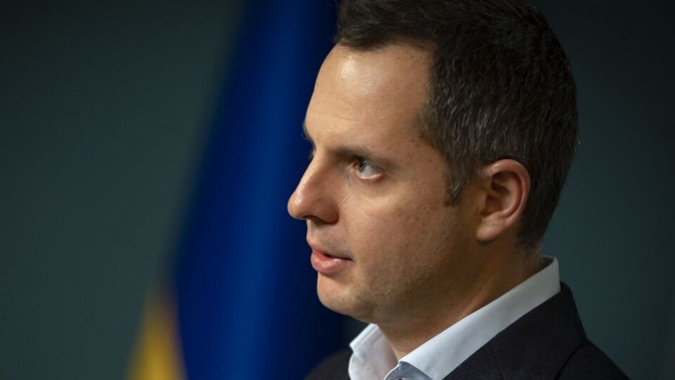 Зеленский уволил Шурму с должности замглавы ОП