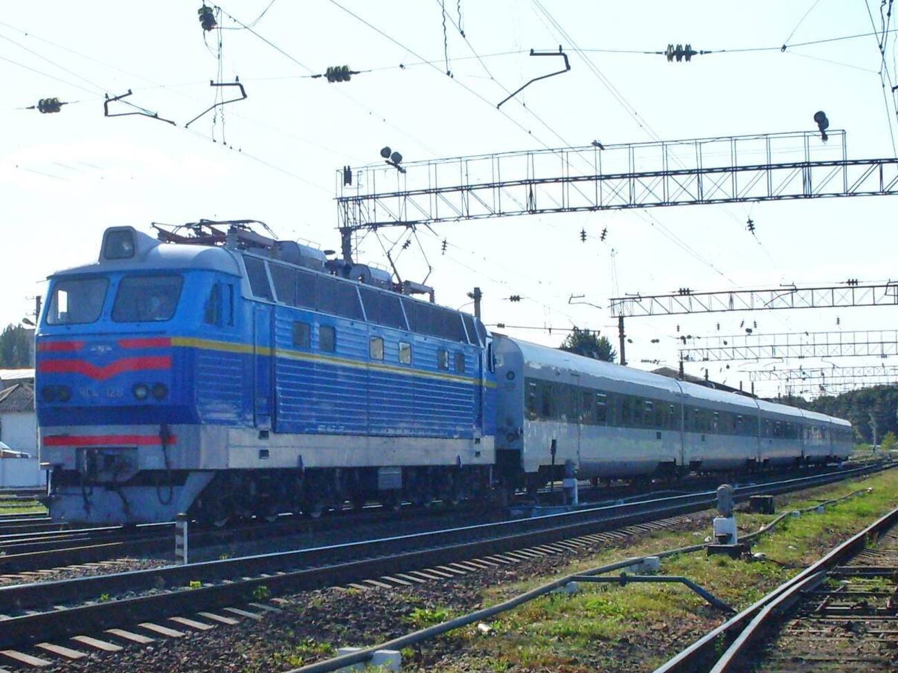 Временно закрыто движение поездов на перегоне Долинская – Николаев