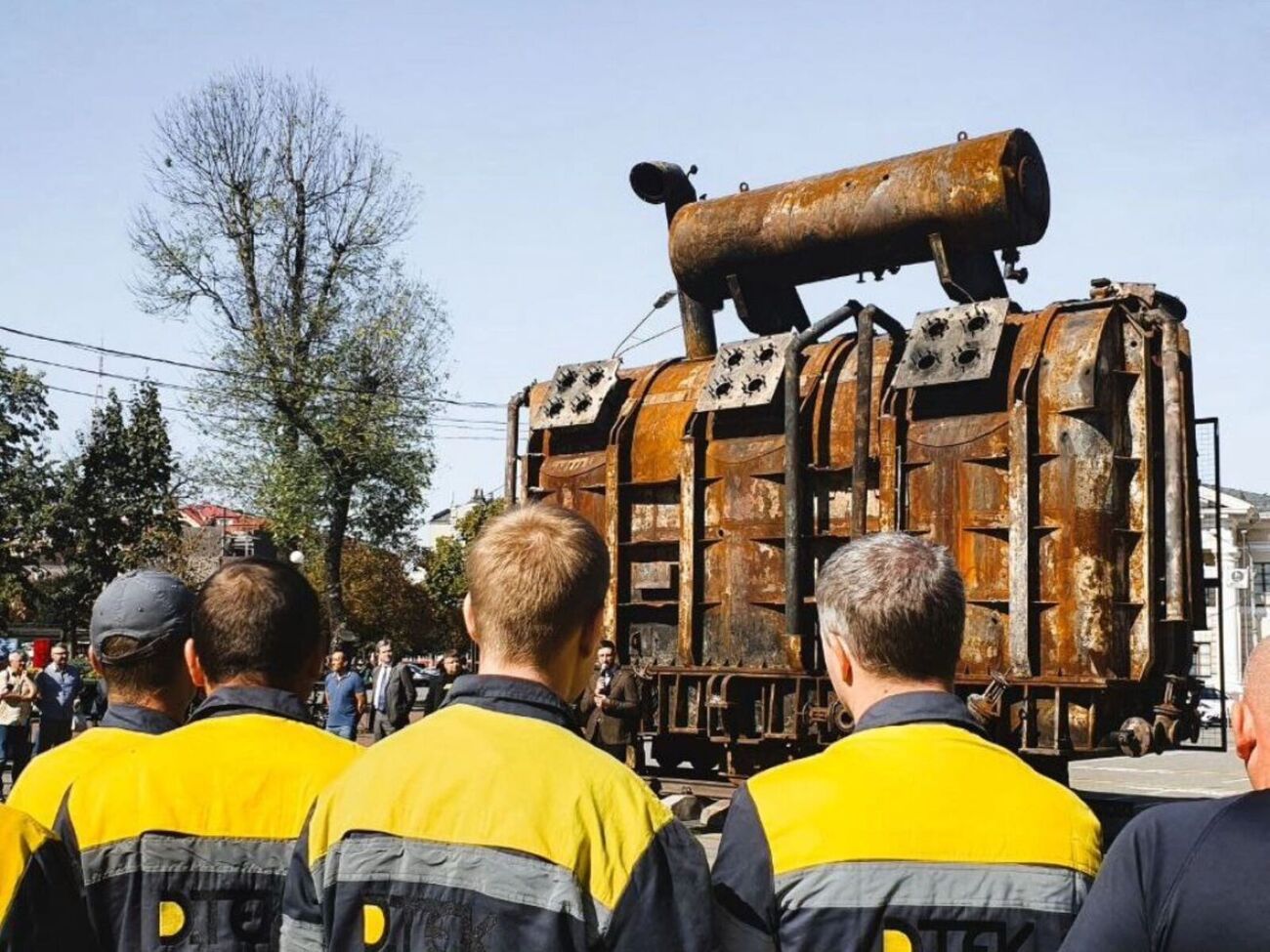 В середине сентября на Контрактовой площади в Киеве открыли инсталляцию "Битва за свет"