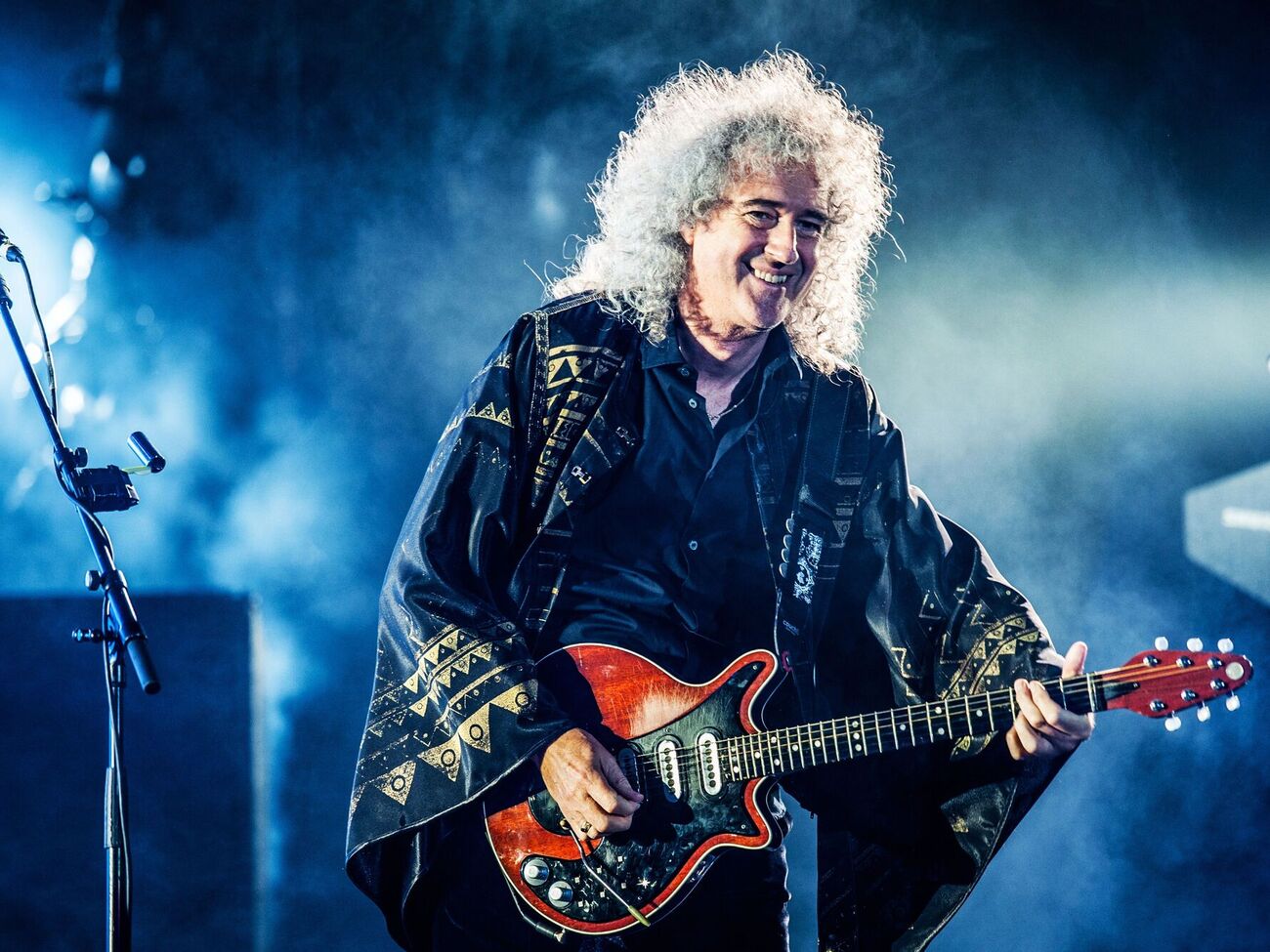 Мэй: Я действительно не хочу сочувствия, пожалуйста, не делайте этого