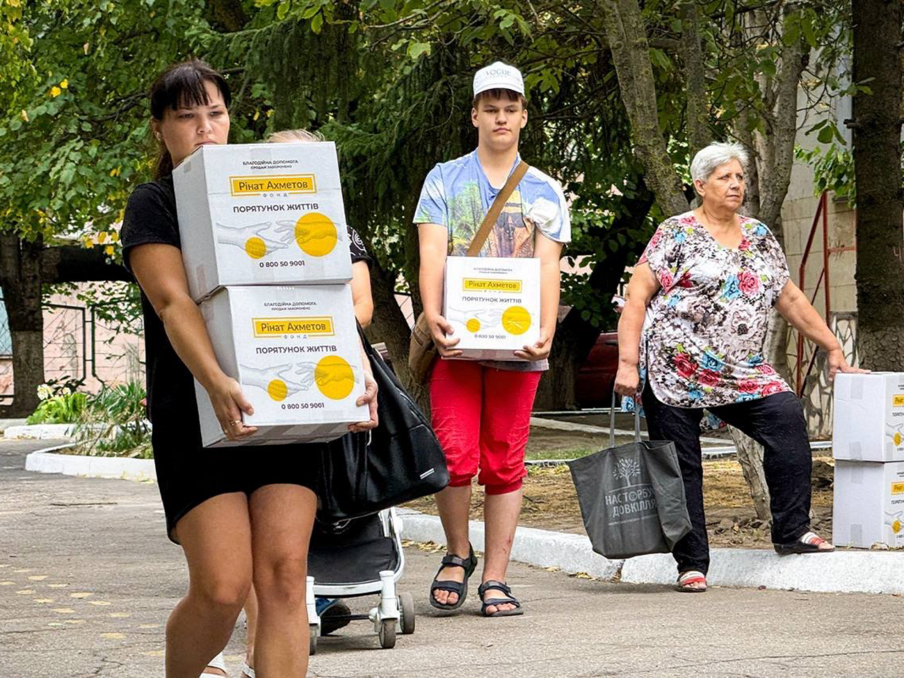 В состав каждого набора входят продукты длительного хранения