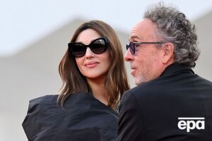 Белуччи и Бертон перестали скрывать свой роман в феврале 2023 года