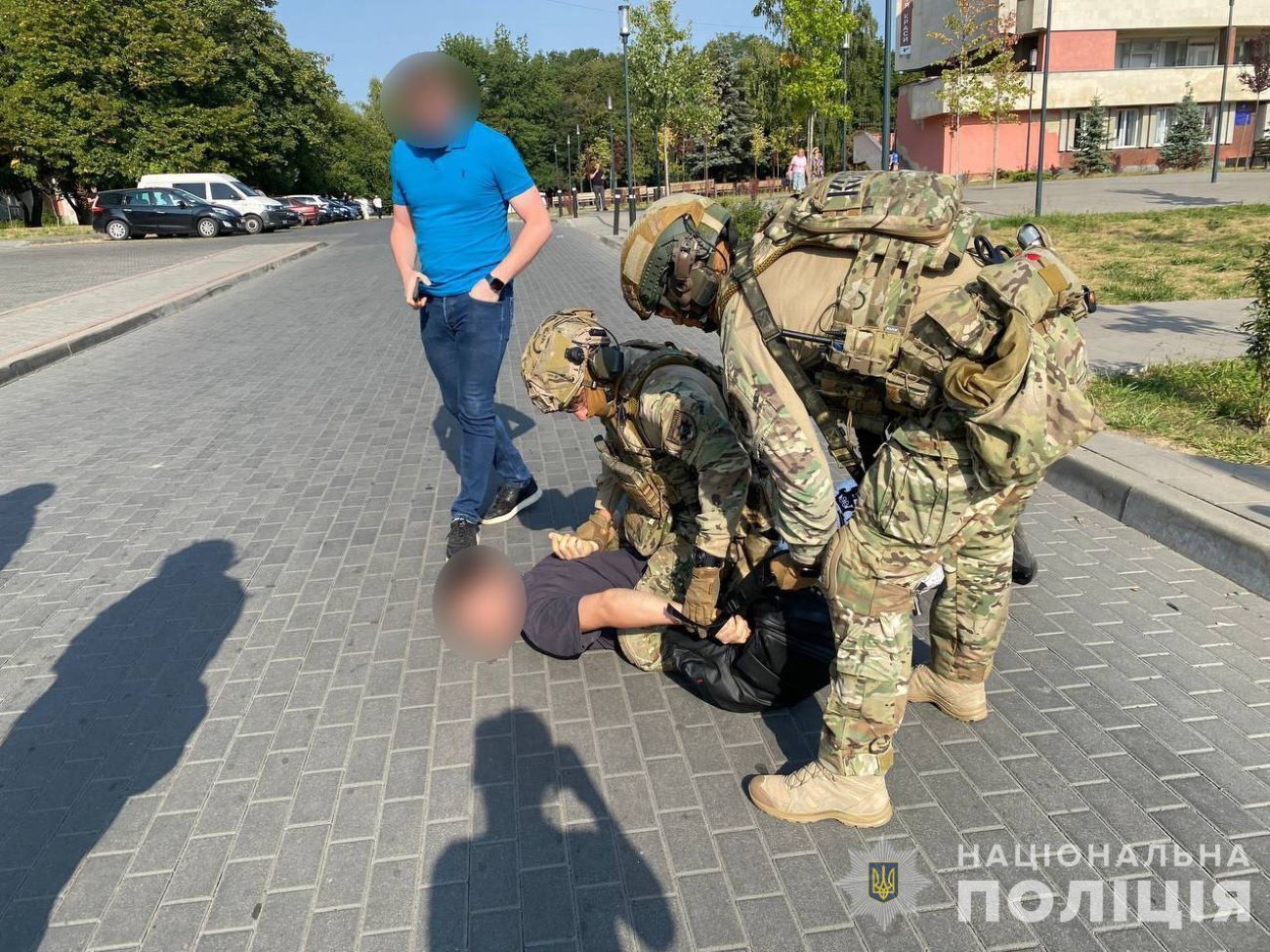 У 40-летнего задержанного изъяли оружие