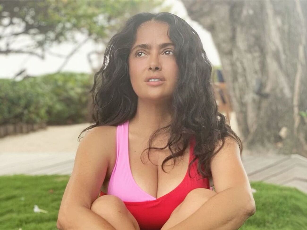 Хайек знает свои лучшие ракурсы