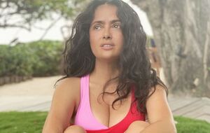 Хайек знает свои лучшие ракурсы