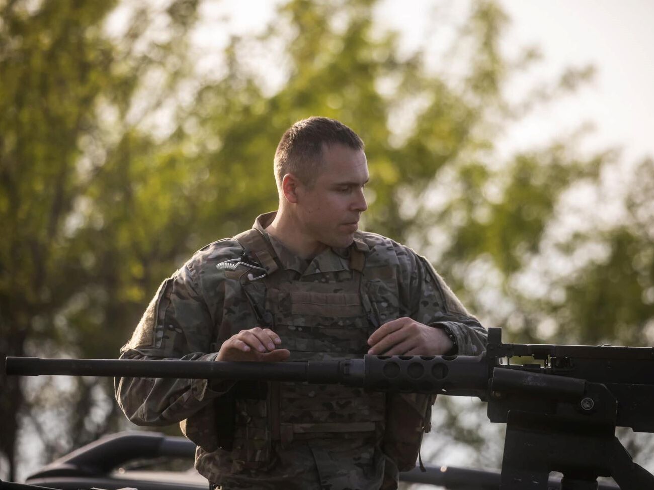 Когда заходит росармия, российское население начинает на ней зарабатывать, рассказал Костенко