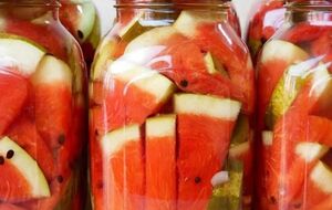 У консервированного арбуза пряный вкус