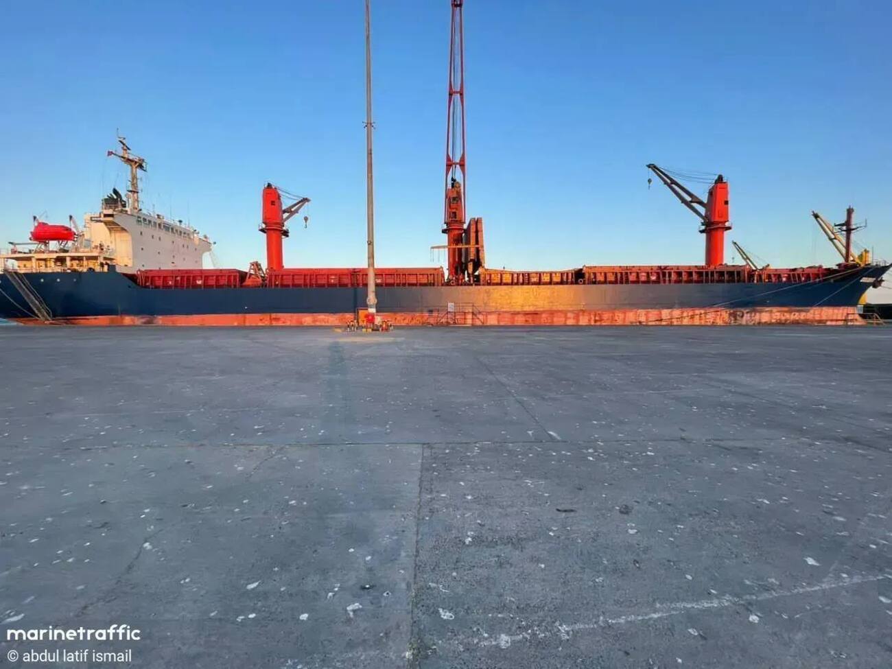 Фосфориты, которые якобы имеют "египетское" происхождение, на самом деле загружаются в Триполи, что почти на границе с Сирией, пишет политолог Ощановский