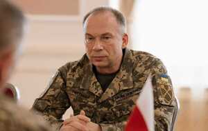 РФ перекинула в Курську область десятки тисяч своїх військових, зокрема десантників, розповів Сирський