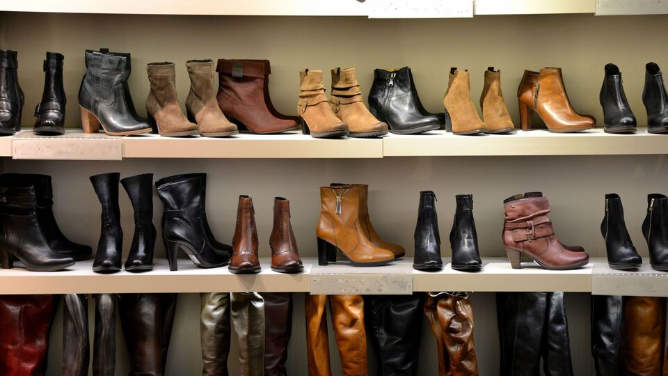 Высота каблуков не должна доставлять дискомфорт, а сами ботильоны должны быть максимально устойчивыми