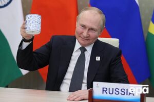 "Досье" пишет, что сыновья Путина, как и он сам, используют отдельные чашки