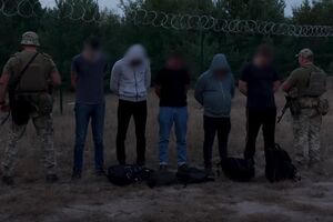 Мужчины планировали идти по заминированной местности